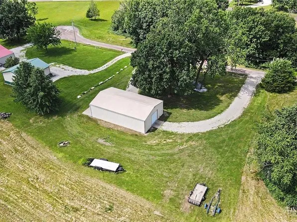 S 128 Gulfstream Dr, Gallatin, MO 64640