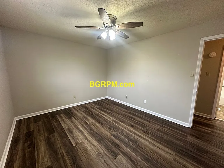 1012 W Myrtle St — Photo 6