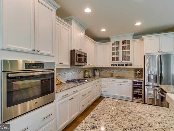 4th image of 35228 Acadia Ln