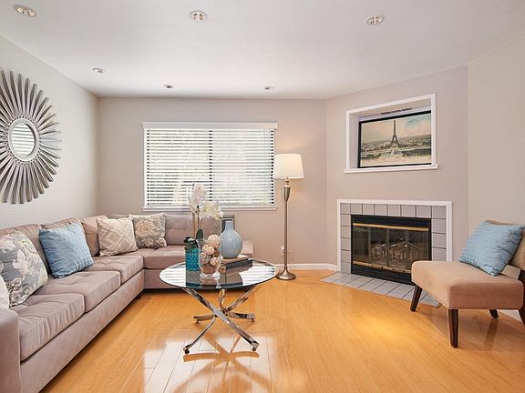 3rd image of 157 Sunwood Meadows Pl