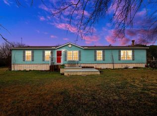 9233 Hilltop Dr, Cleburne, TX 76033