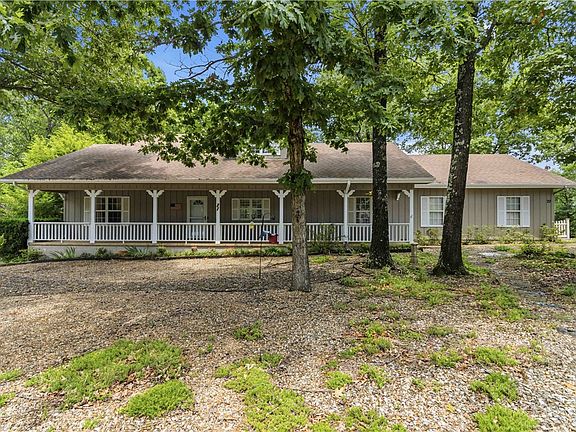 2nd image of 27 Cambria Dr