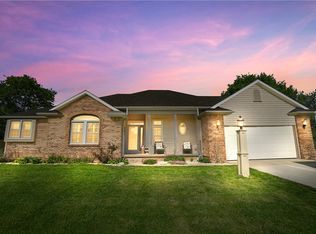 295 Leslie Dr, Wilmington, OH 45177