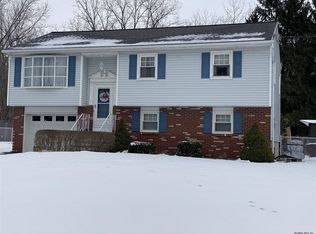 2012 Piney Point Rd, Troy, NY 12180