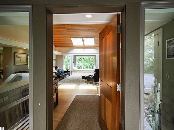 3rd image of 246 Center Ln