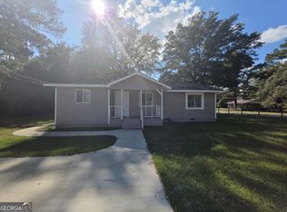 811 Lewis St, Montezuma, GA 31063