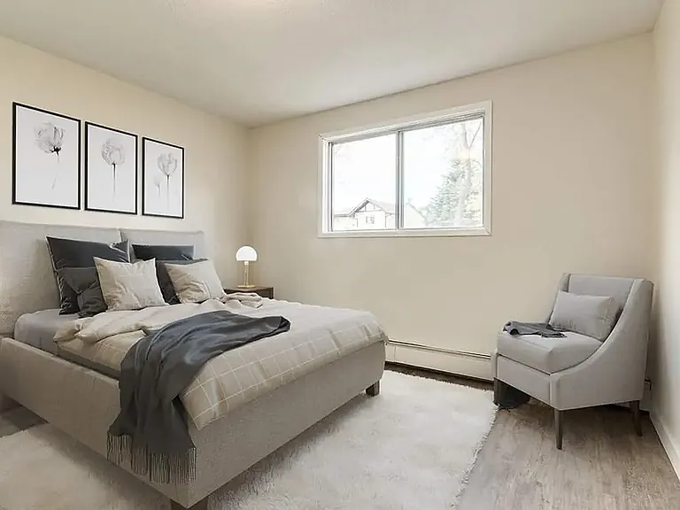6211 48a Ave #104 — Photo 3