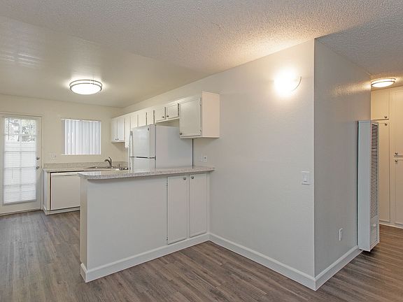 2nd image of 3515 Roosevelt St #3551-C