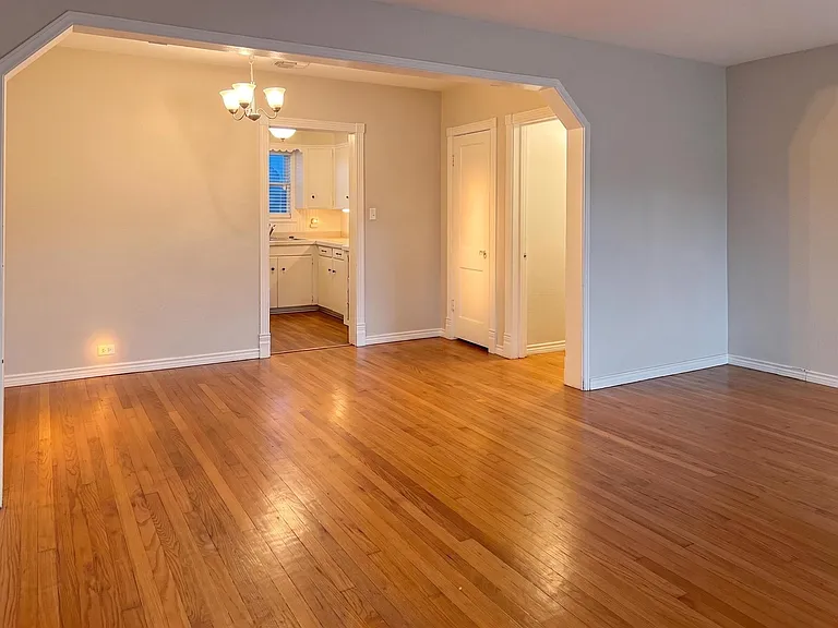 2313 Avenue L — Photo 6