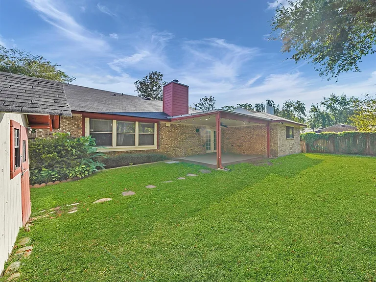 2304 Colleen Dr — Photo 16