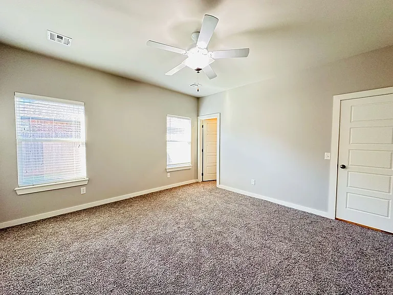 2116 Camino Del Plaza Ln — Photo 14
