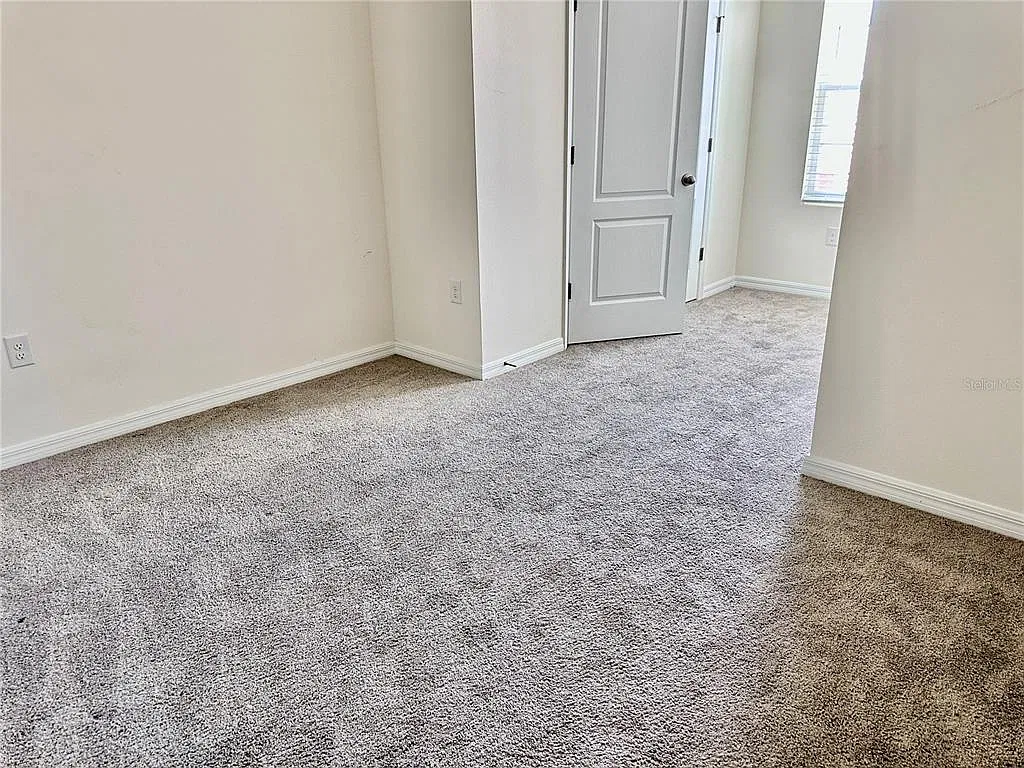 3 bed, 2.5 bath, 1660 sqft, $1,900 — Photo 4