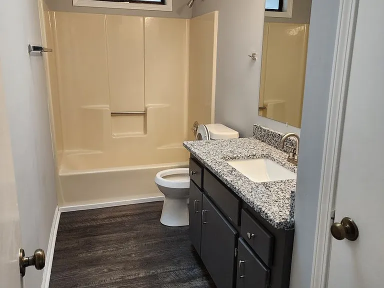 836 Sunset Ct NW — Photo 12