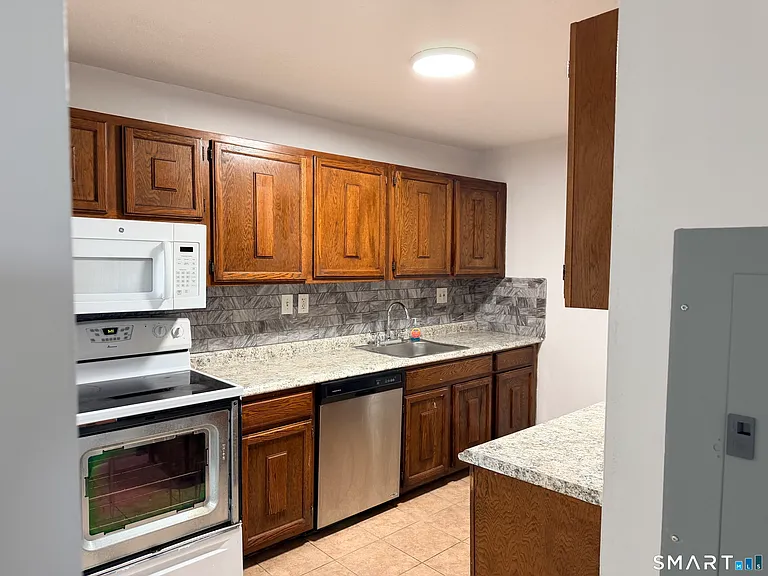 140 Kane St #C1 — Photo 3