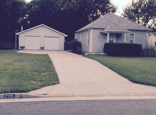 735 N Filmore St, Cheney, KS 67025