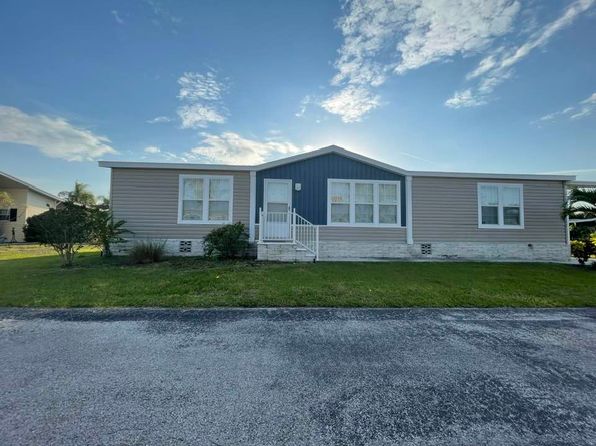 137 Royal Palm St #48