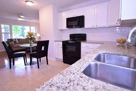 4th image of 1534 Sharon Ln