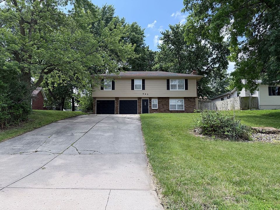 1st image of 843 W Kansas St