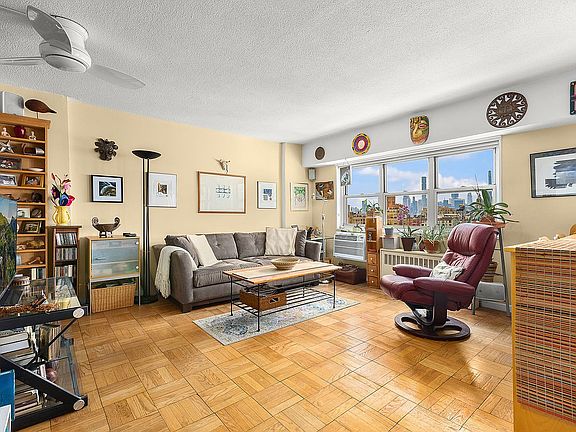 4th image of 609 Columbus Ave APT 18D