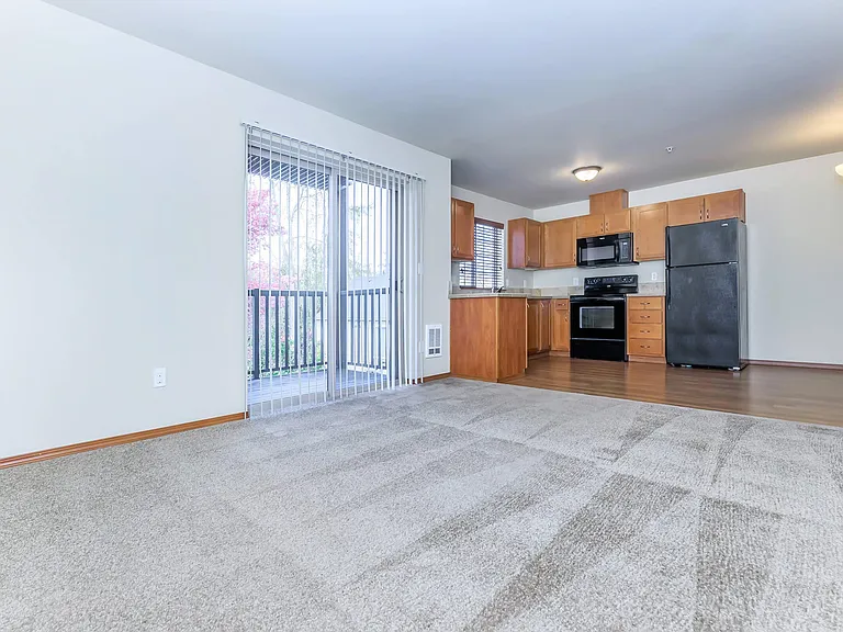 Monroe Avenue Apartments — Photo 16