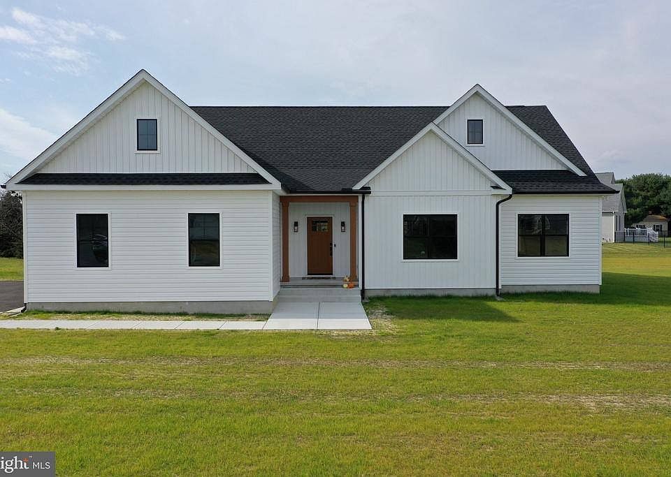 2nd image of 120 W Lucky Estates Dr