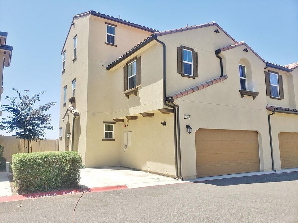 1st image of 27436 Clarise Ln