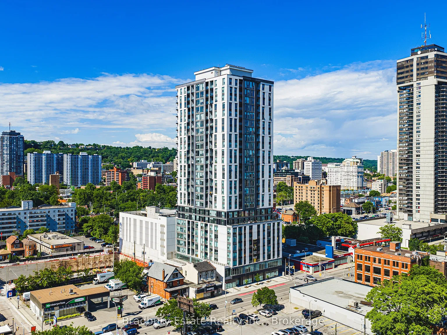 3 bed, $2,650 — Photo 1