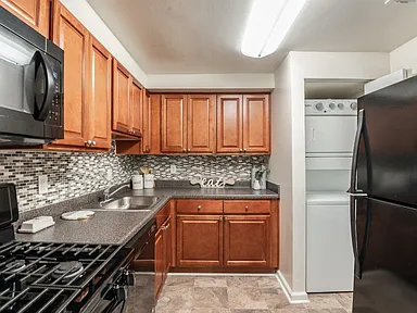 Lighthouse at Twin Lakes Apartment Homes