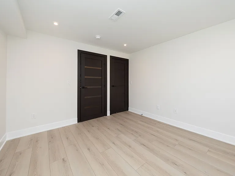 2541 Turner St — Photo 39