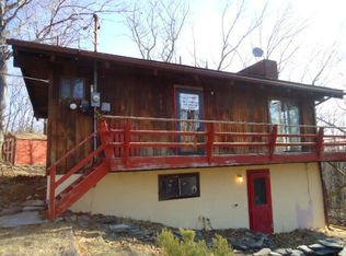 124 Midlake Dr, Milford, PA 18337