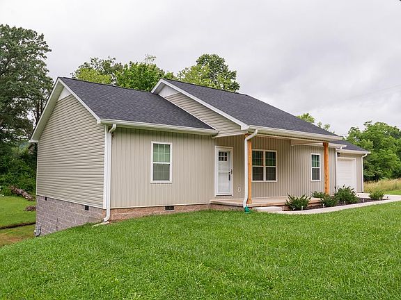 2nd image of 1366 Hidden Valley Rd