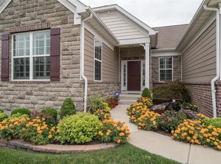 334 Oak Stand Ct, Chesterfield, MO 63005