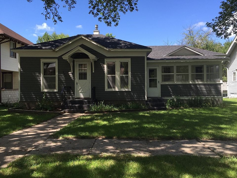 1st image of 909 N Iowa Ave