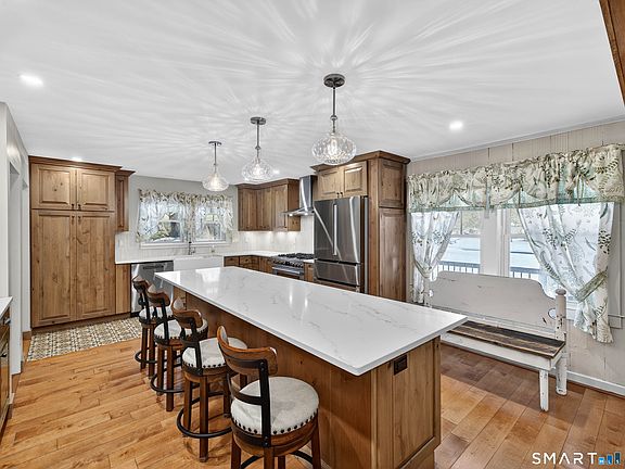 4th image of 375 Old Jewett City Road