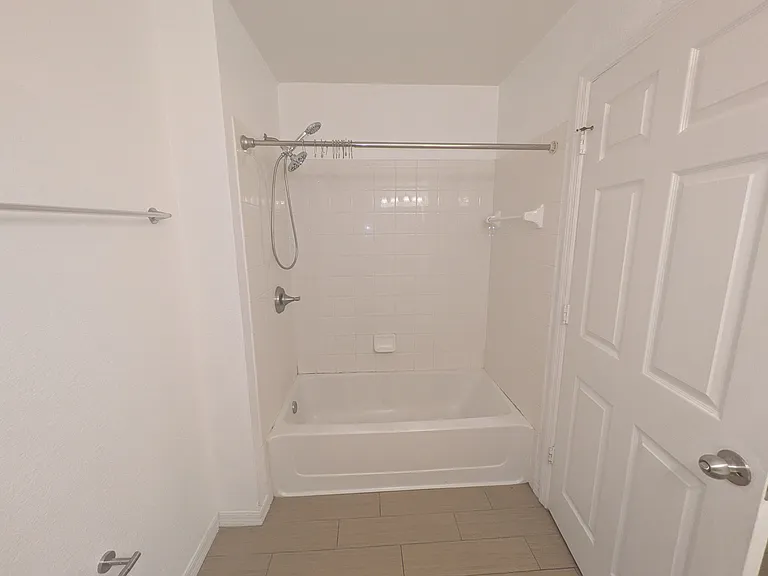 4015 Venetian Bay Dr #103 — Photo 14