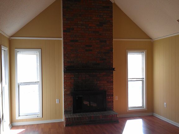 4th image of 5814 Montpelier Dr