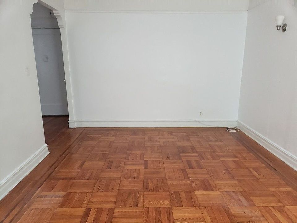 2nd image of 261 Lenox Rd #3