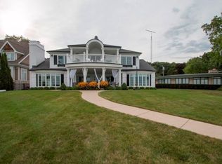 911 Bayview Dr, Lake Geneva, WI 53147
