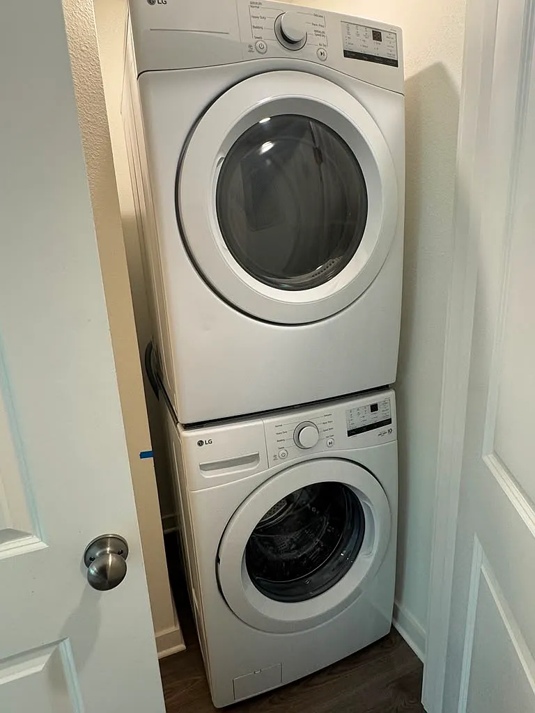 3 bed, 1114 sqft, $1,890 — Photo 3