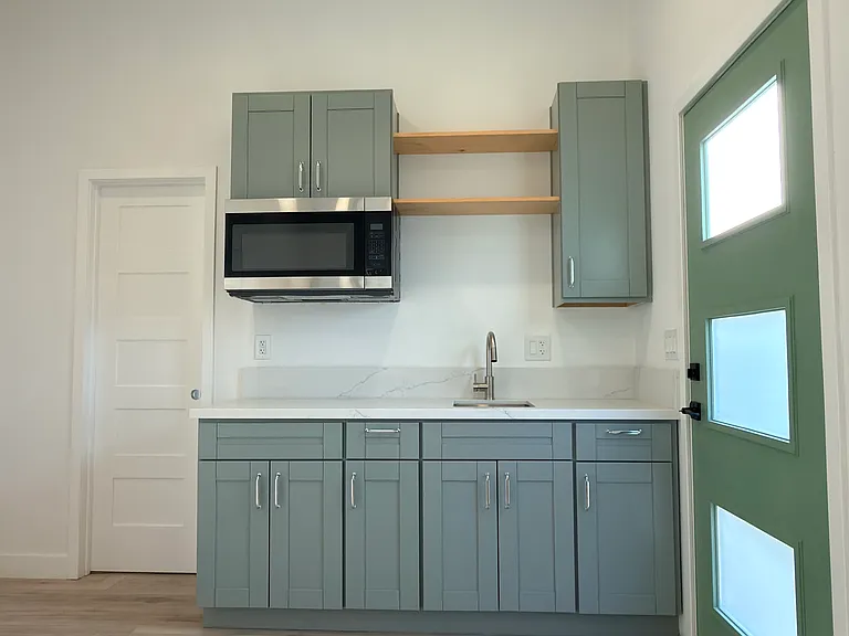 2029 E Washington Ave #A — Photo 2