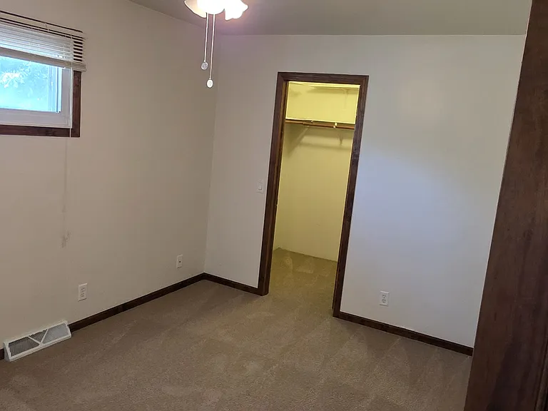 121 Woodview Dr — Photo 21