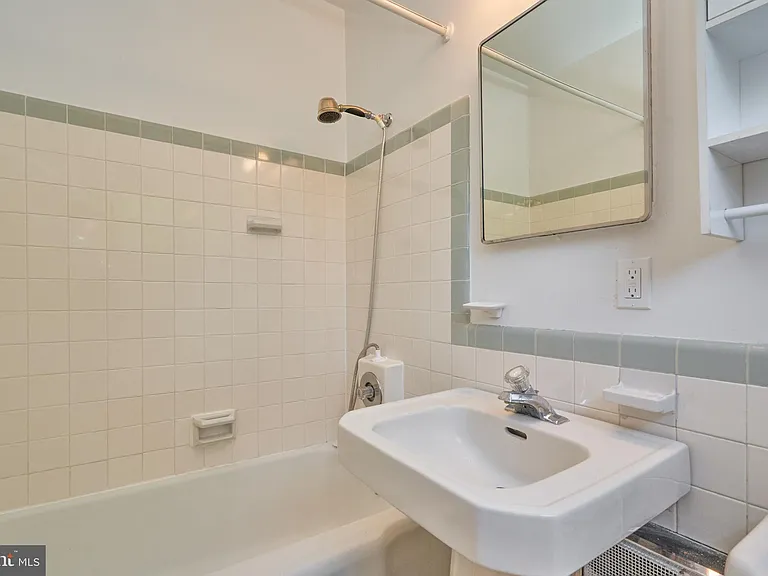 1553 Mount Eagle Pl — Photo 18