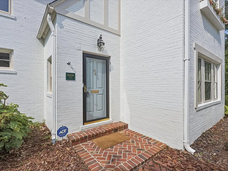 2318 Mimosa Pl — Photo 3