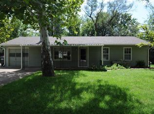 1325 E Glenn Dr, Lawrence, KS 66044