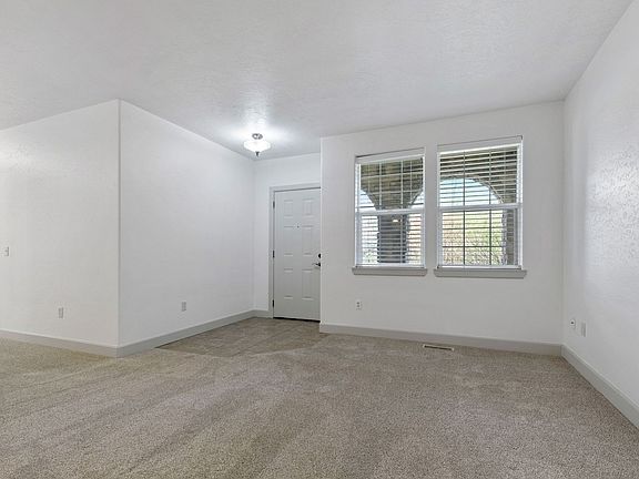 5th image of 1152 E Winding Creek Dr