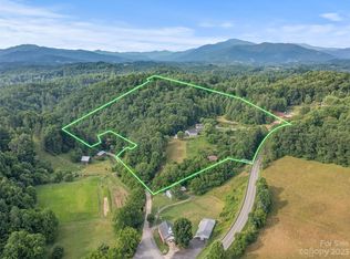 100 Pebble Dr, Green Mountain, NC 28740