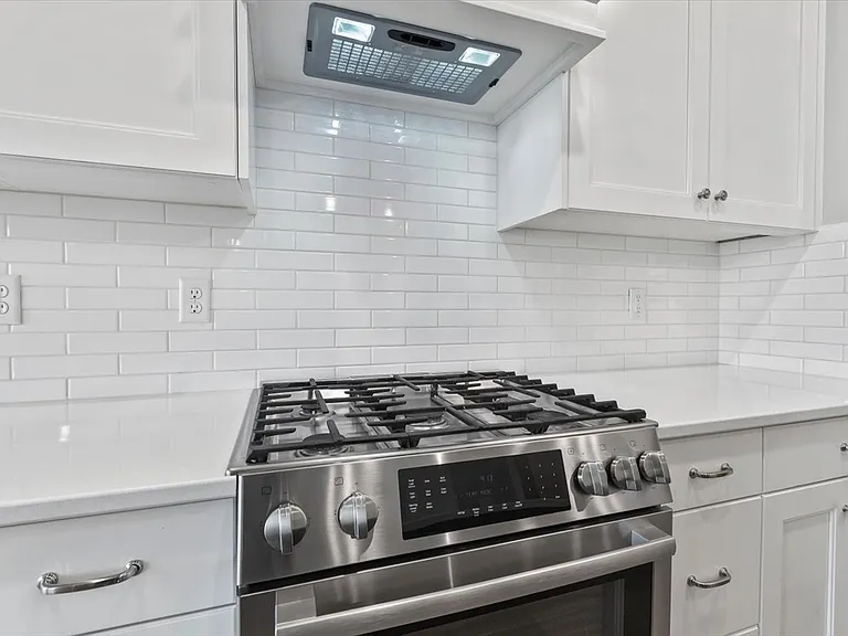 1911 W Wind Drift St — Photo 16
