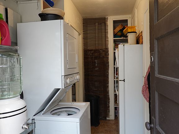 4th image of 4421 Lowell Ave