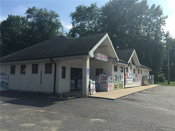 2nd image of 36650 Jefferson Ave