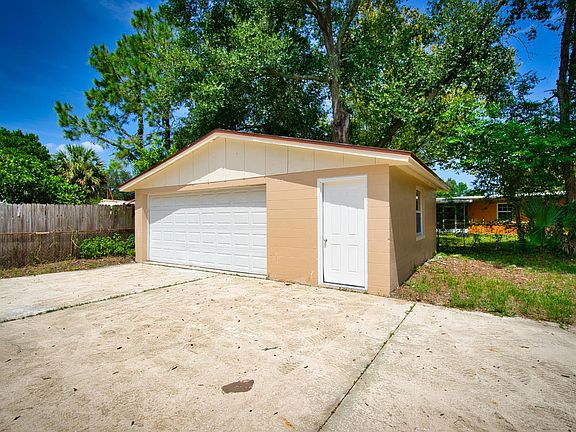 5th image of 7627 Kingstree Dr S